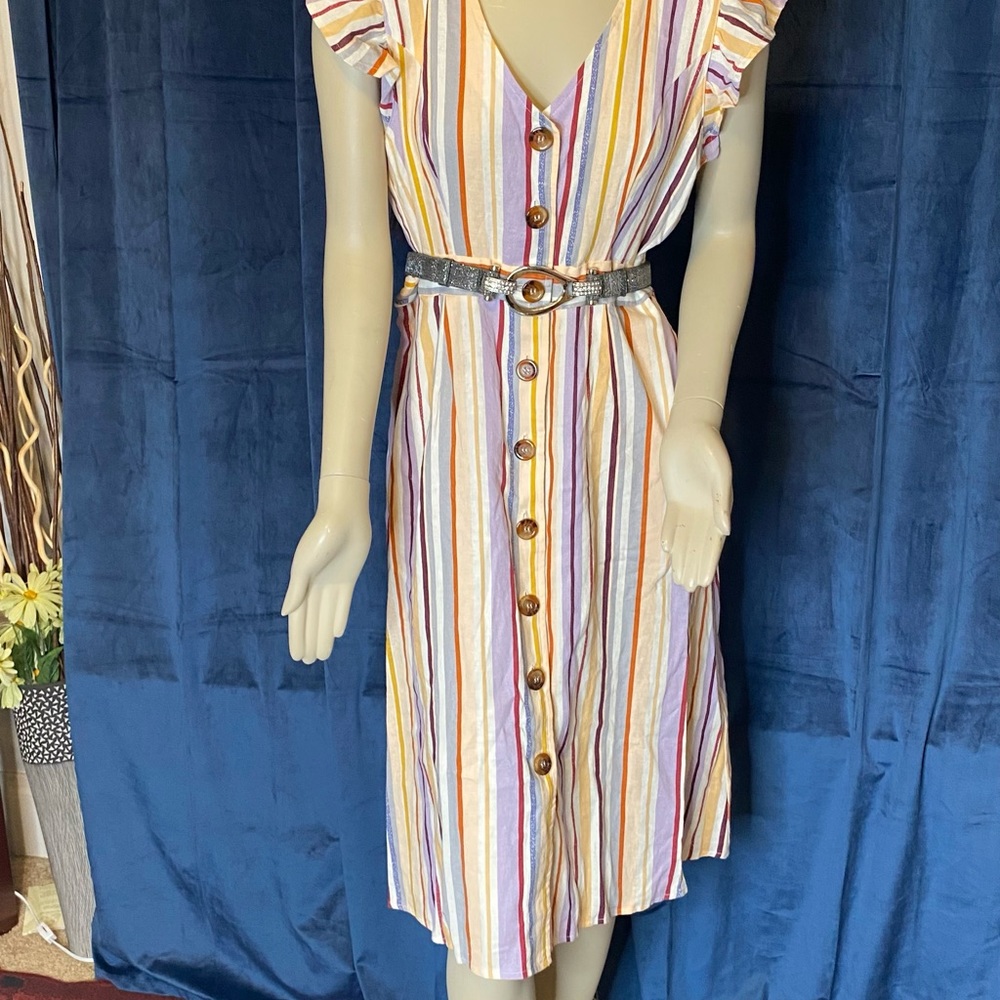 Evolutionary colorful linen midi dress from Nodstrum.